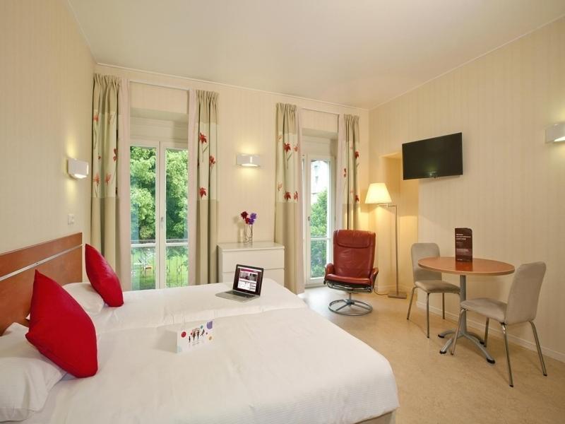 Garden & City Luxeuil Ex Le Metropole Et Les Thermes Room photo