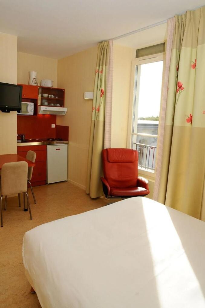 Garden & City Luxeuil Ex Le Metropole Et Les Thermes Room photo